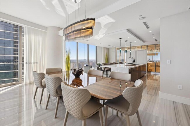 Building Photo - 17975 Collins Ave