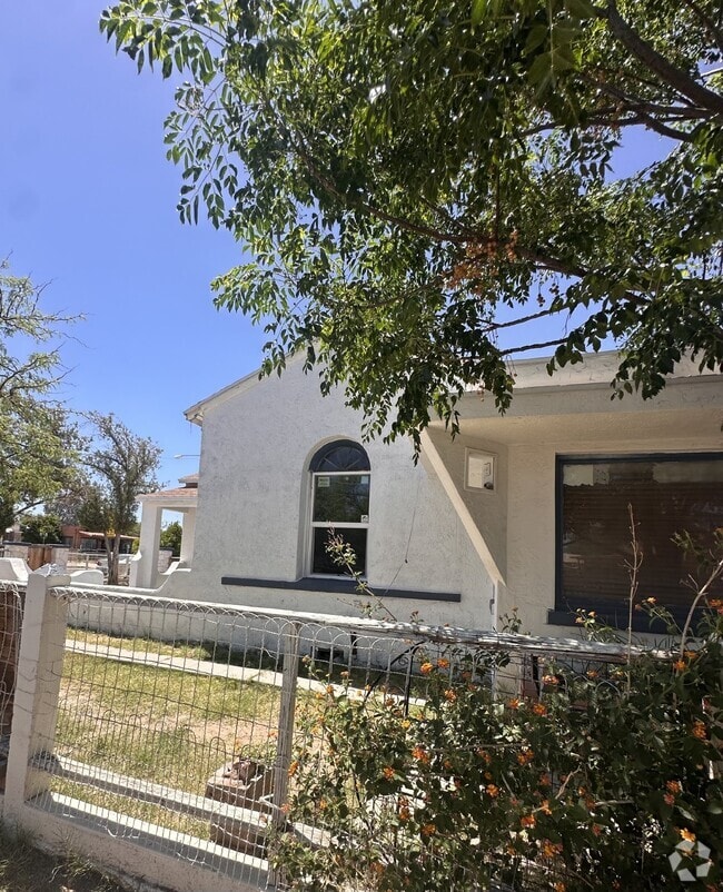 Building Photo - 2028 S 7th Ave