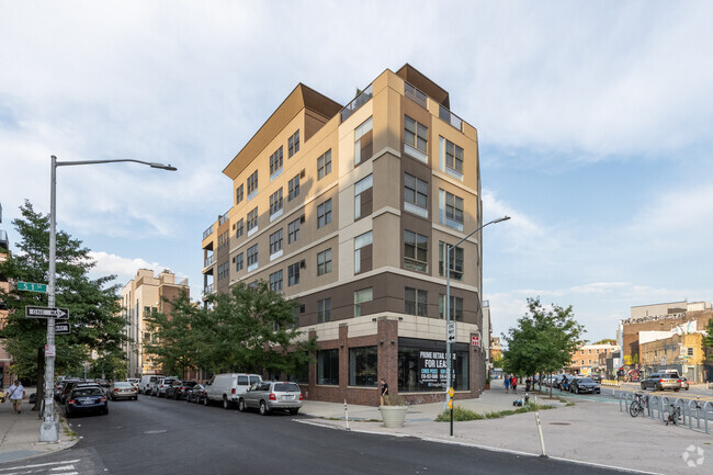 Building Photo - 456 Grand