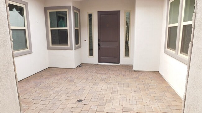 Foto del edificio - Beautiful home with generation suite in gated community