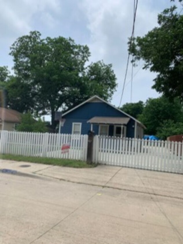 1007 N Morocco Ave, Dallas, TX 75211 House Rental in Dallas, TX