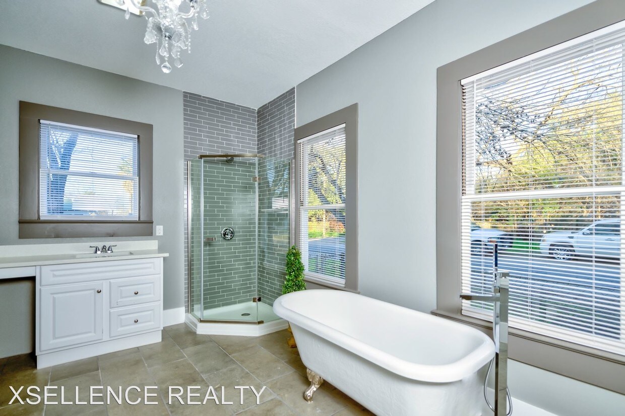 Building Photo - 3 br, 2 bath House - 1143 Rigsby Ave