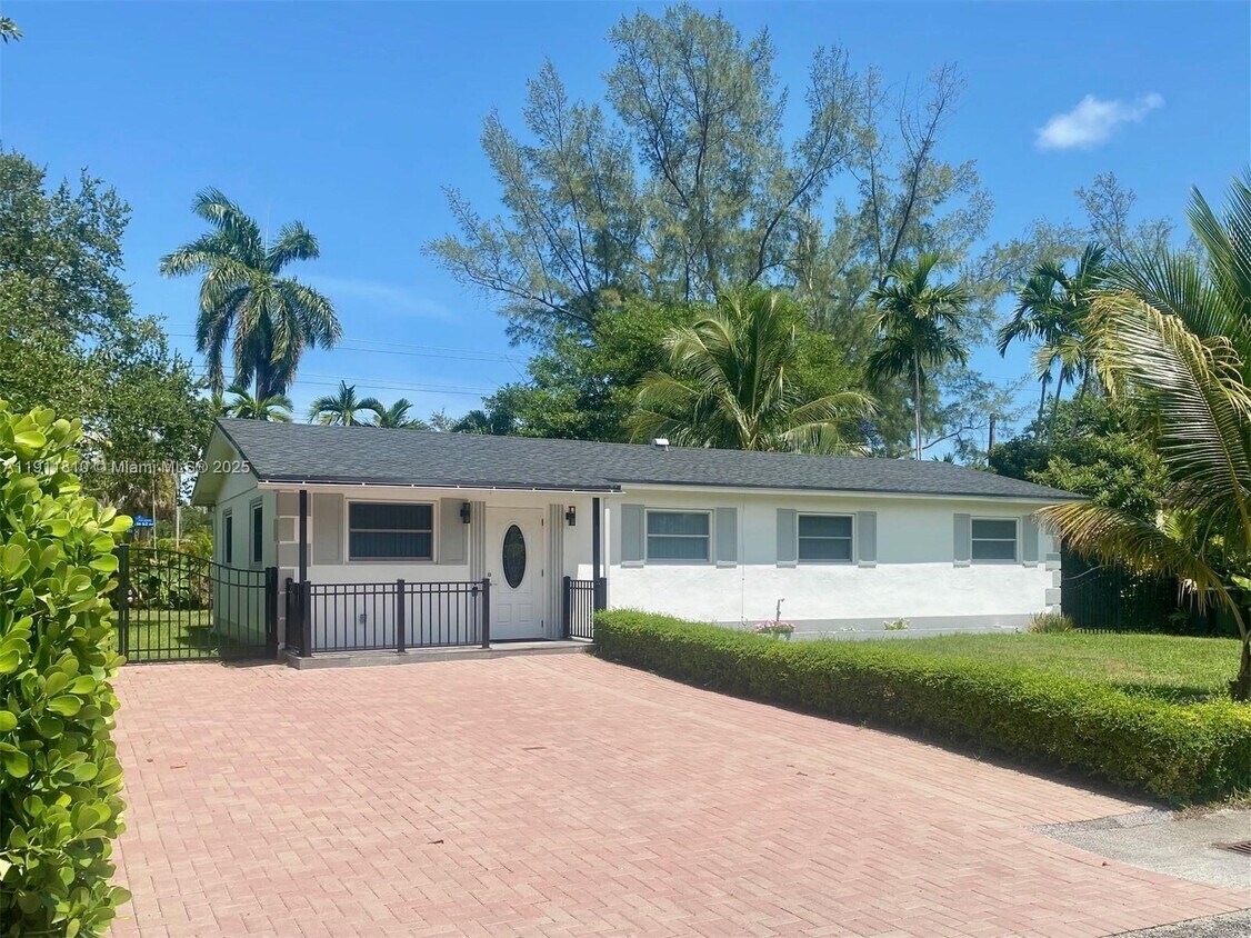 Foto principal - 6255 SW 62nd Ct