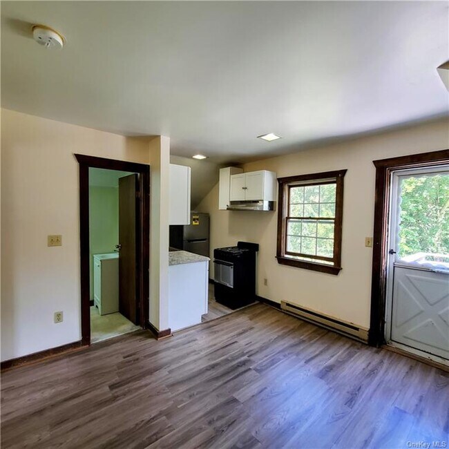 Building Photo - 32 Bircher Ave