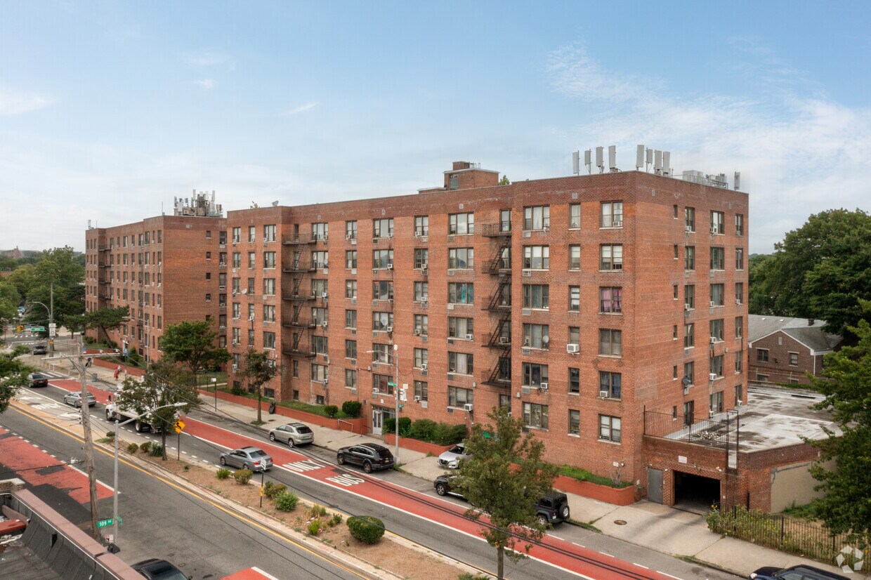 Foto principal - 109-15-109-25 Merrick Blvd