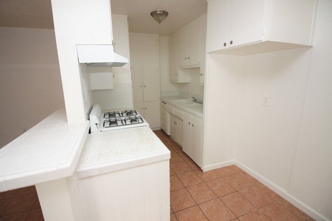 Kitchen - 8123 Sepulveda Blvd