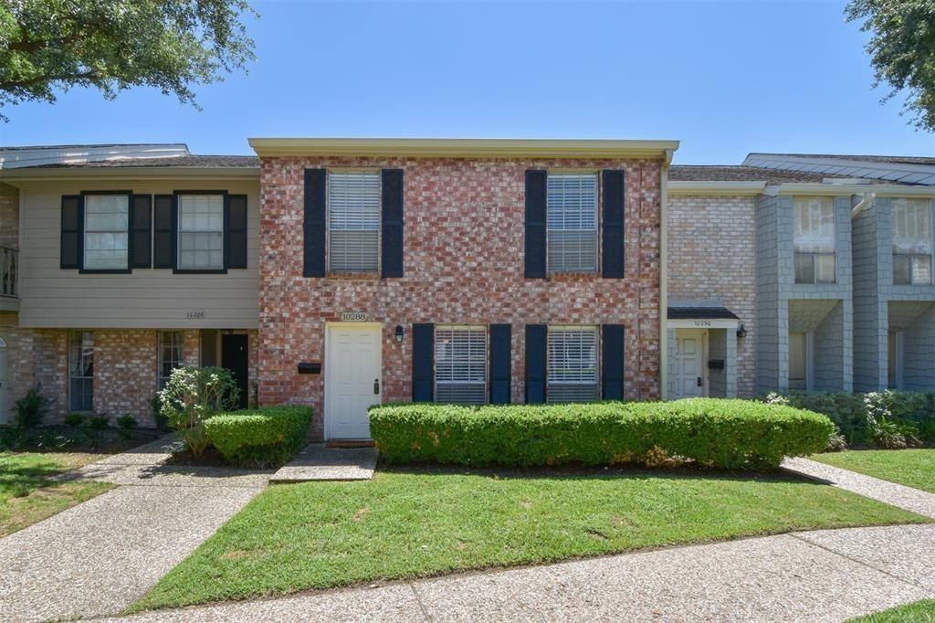 Foto principal - 10288 Briar Forest Dr