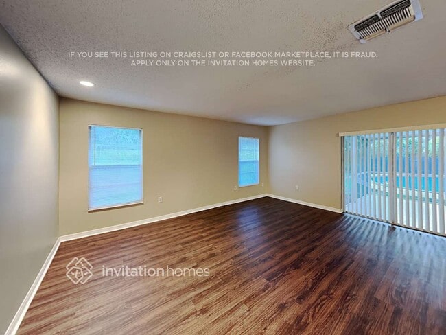 Building Photo - 6916 Sugarbush Dr