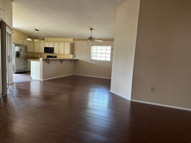 Building Photo - Spacious Lakeland Home | Move-In Ready | Prime Location