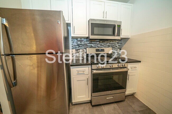Building Photo - 60 Hinckley Pl