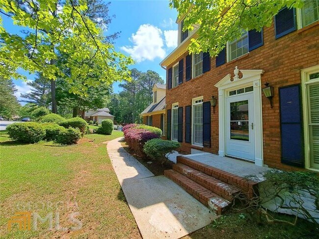 Building Photo - 1832 Skidmore Cir