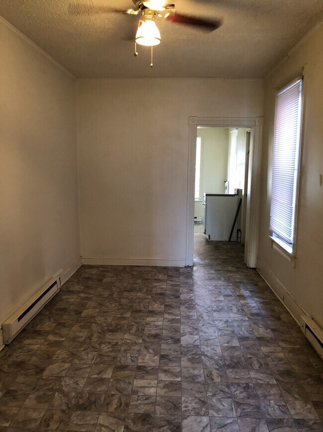 Building Photo - Reading 4 bedroom Single