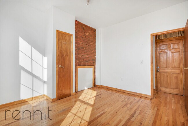 Foto del edificio - 242 Melrose St