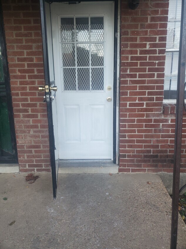 Primary Photo - 719 Edith Ave