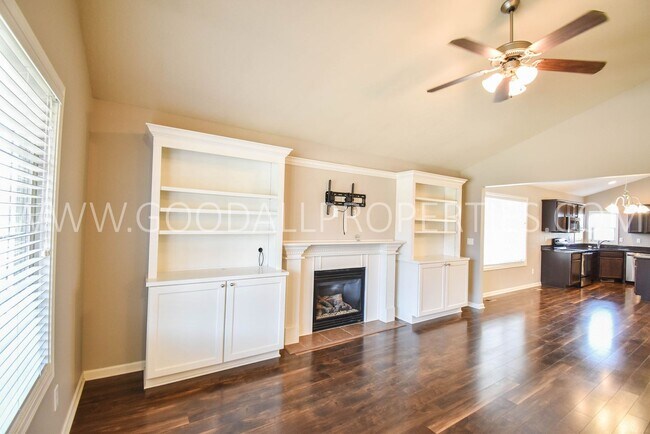 Foto del edificio - 1255 SE Waddell Way