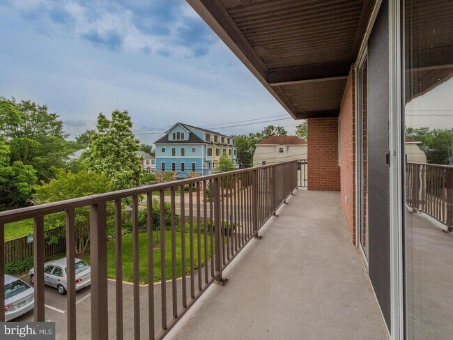 Foto del edificio - Arlington Condo