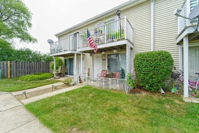 Foto del edificio - 389 Meadow Green Ln