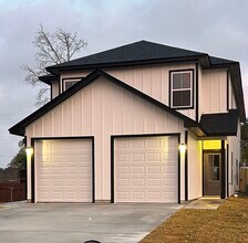 Building Photo - 8427 Harvard Dr