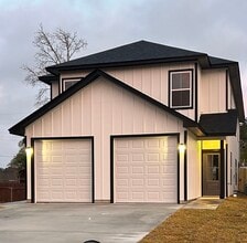 Building Photo - 8427 Harvard Dr