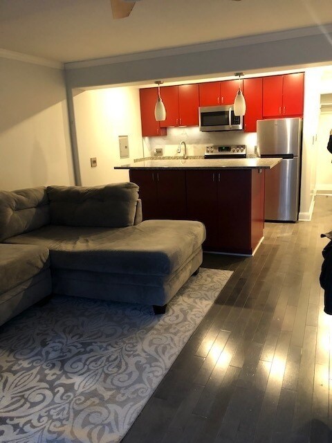 Foto del edificio - 530 W Barry Ave