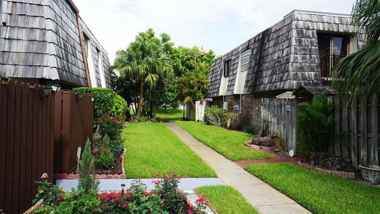 Foto principal - 1555 Fores Forest Lk