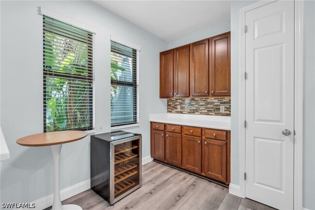 Building Photo - 1391 Santiago Cir