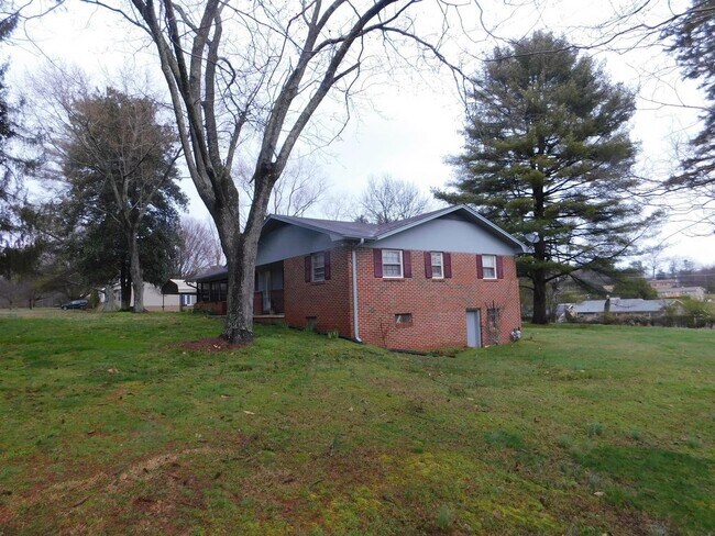 Building Photo - 120 County Road 152