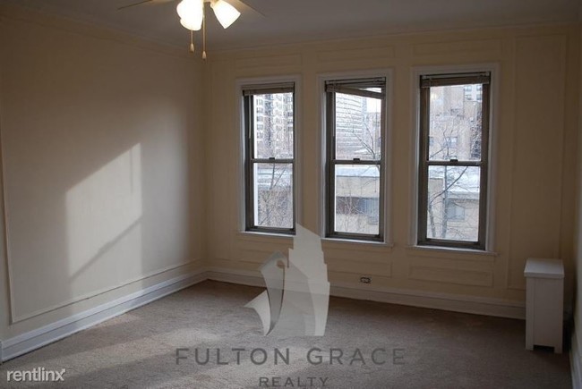 Building Photo - 440 W Barry Ave