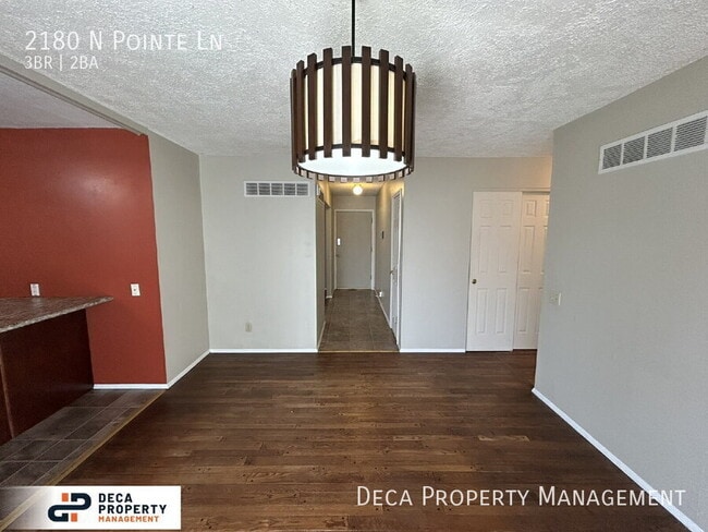 Foto del edificio - 2180 N Pointe Ln