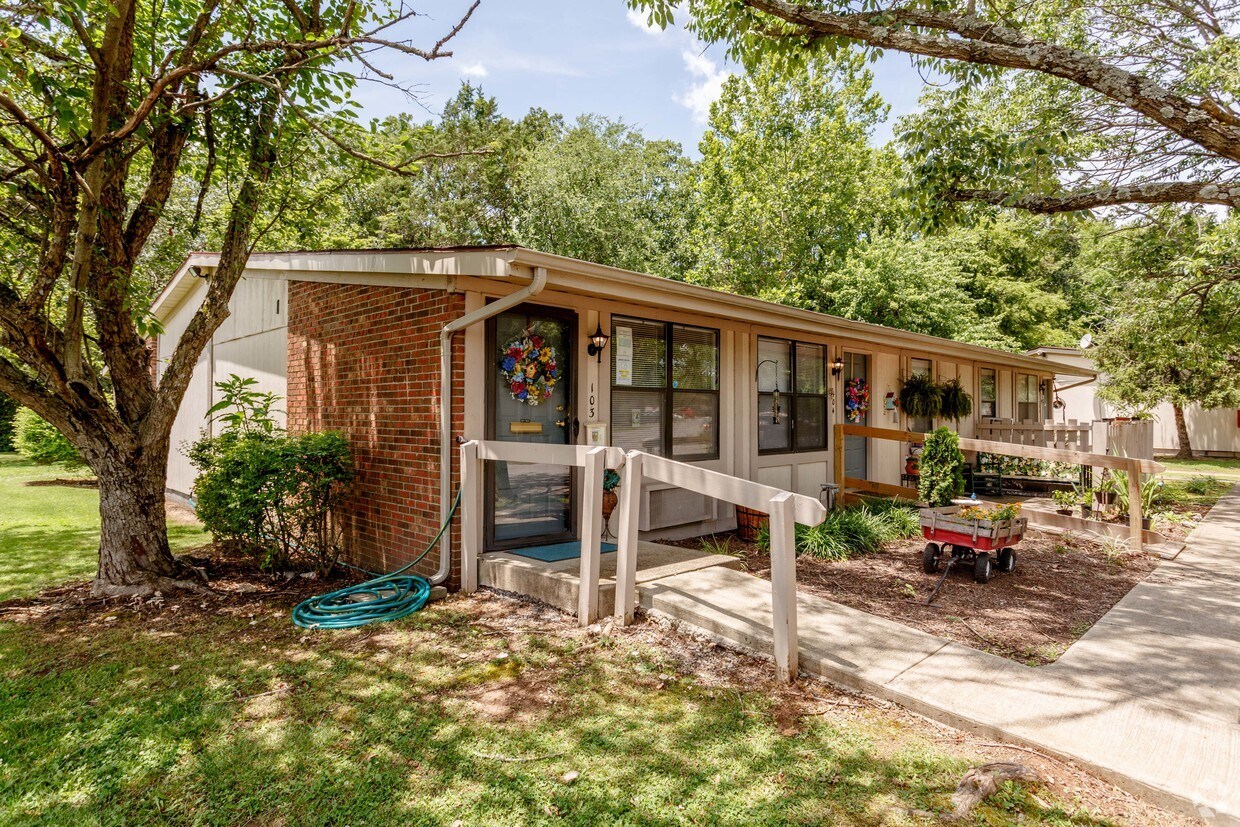 Cottages at Bear Branch Apartments in Murfreesboro, TN