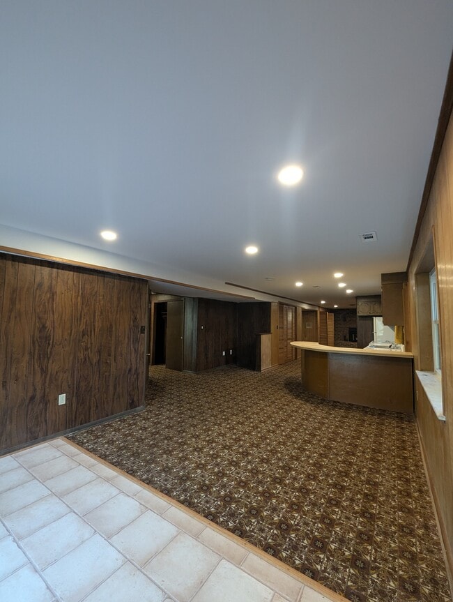 Building Photo - 201 Highland Cir