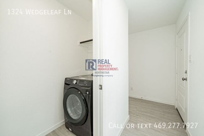 Foto del edificio - 1324 Wedge Leaf Ln