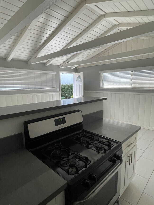 Foto del edificio - 4559 W 159th St