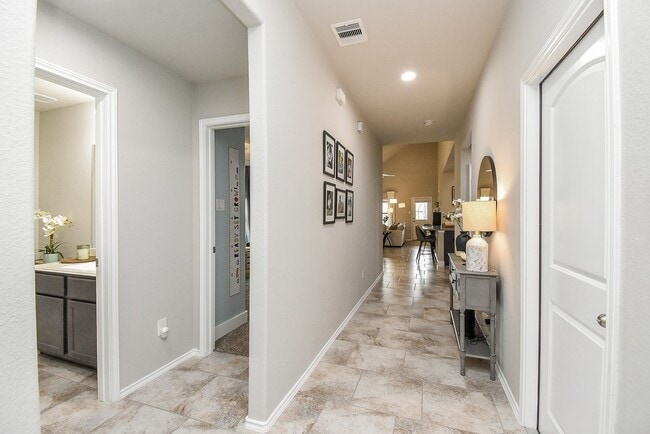 Foto del edificio - 23819 Naples Shore Dr