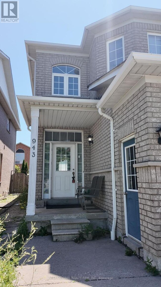 Building Photo - 943 Ledbury Crescent