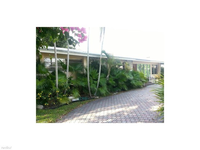 217 San Sebastian Ave C Gables Fl 33134 House For Rent In Building Photo 217 San Sebastian Ave