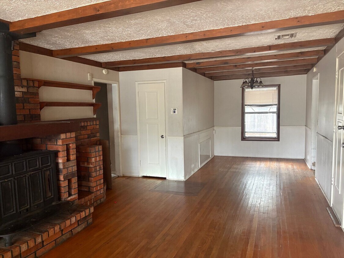 Foto del edificio - Three bedroom home in NW OKC