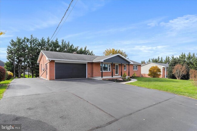 Building Photo - 140 Williamson Ave