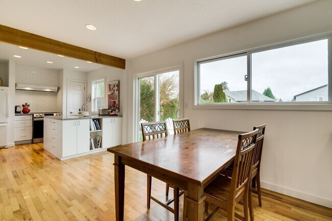 Foto del edificio - 5005 NE Mason Ct