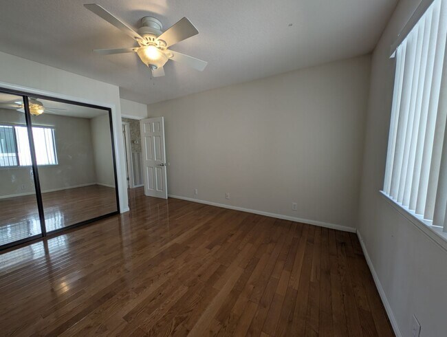 Foto del edificio - 27535 Lakeview Dr