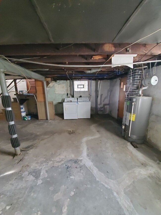 Building Photo - 3 Bedroom Section 8 approved!