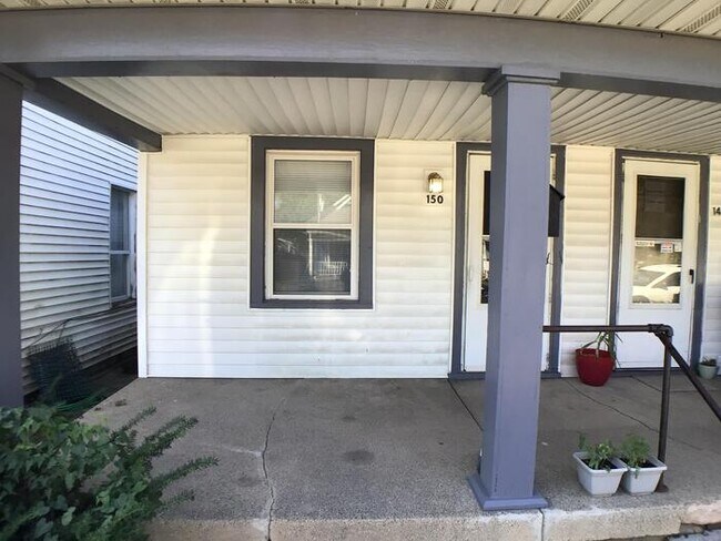 Building Photo - 150 Villa Ave