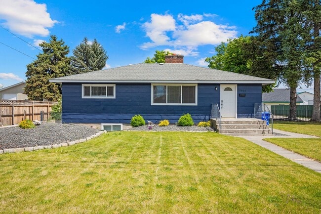 Foto del edificio - Gorgeous North Side Home With Shop!