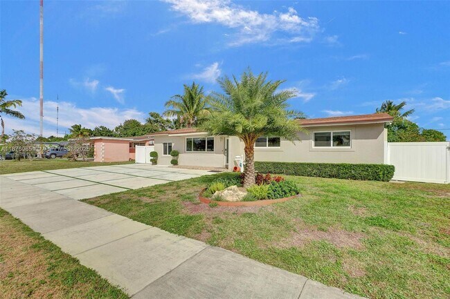 Building Photo - 1701 NW 187th St
