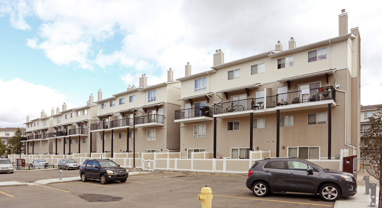 Building Photo - Claremont Court