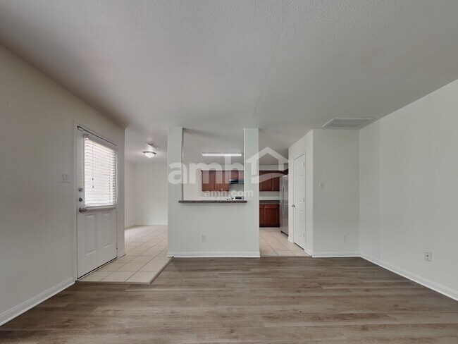 Foto del edificio - 317 Misty Mountain Dr
