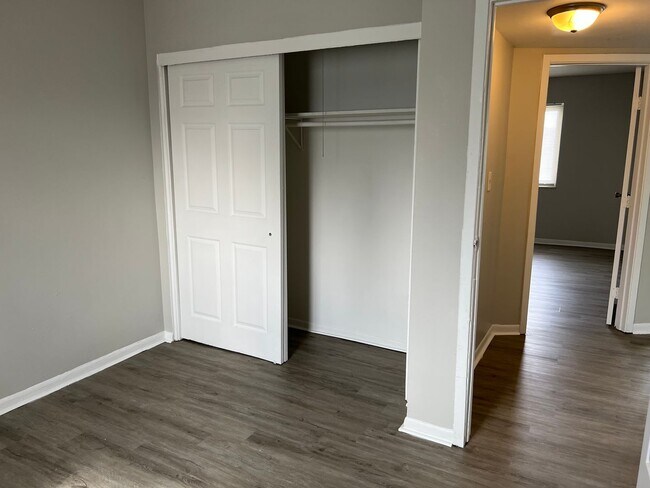 Foto del edificio - East Ridge Apartments - Remodeled 2 bedroom unit w/ Balcony