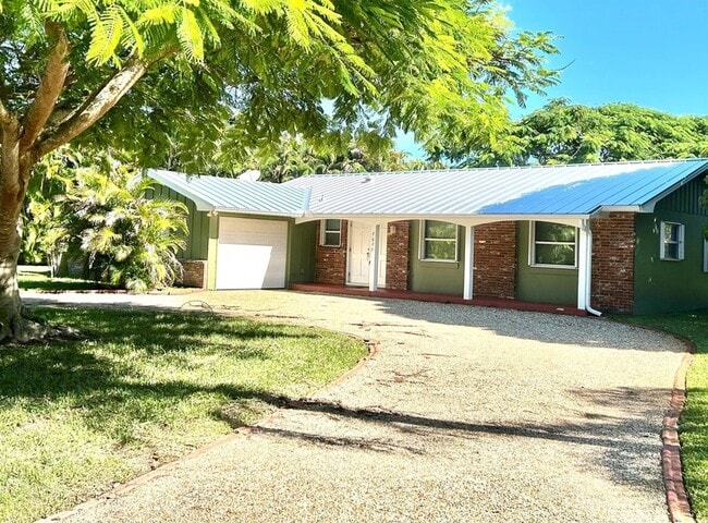Building Photo - 2095 NW Fork Rd