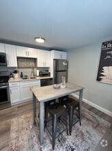 Building Photo - 395 K St