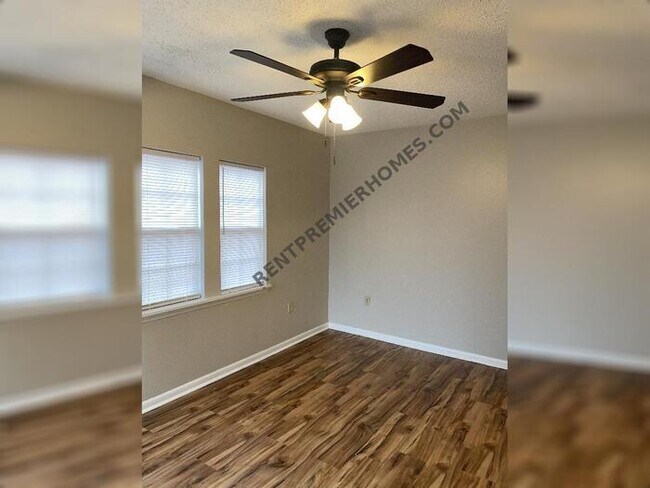 Building Photo - 1724 Charlotte Ct. Little Rock, AR 72204